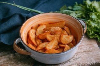 Картофельные дольки со специями